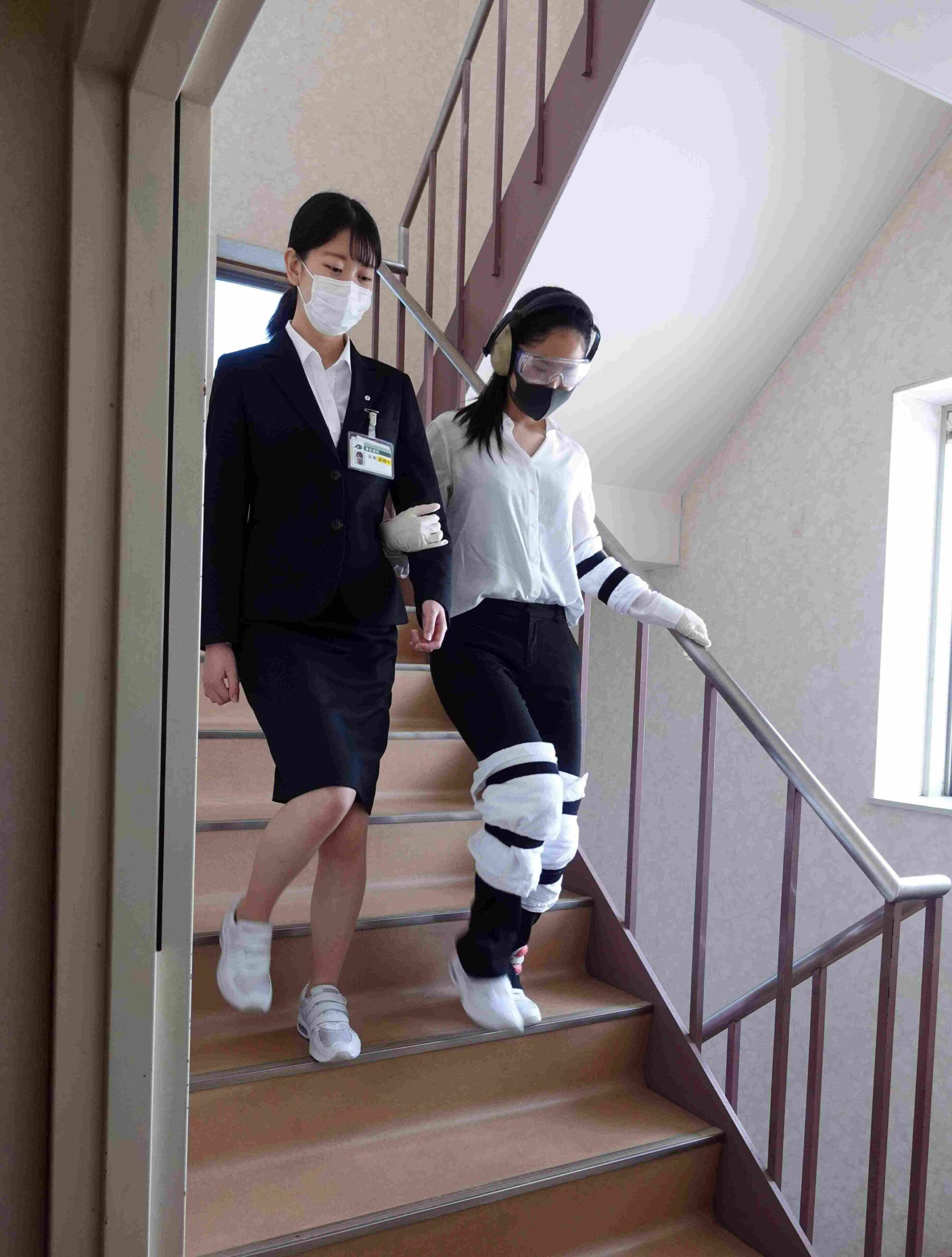 体験(1)：高齢者疑似体験