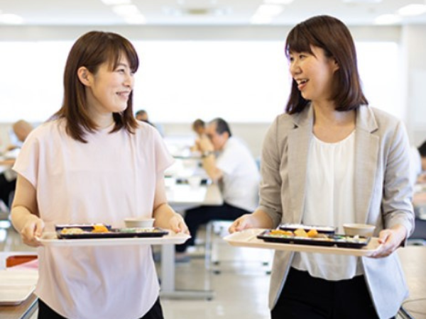 ランチタイム&社員とのリアル座談会