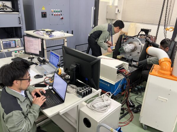 EV・HEVなどのモーターについて学習・評価試験の実習