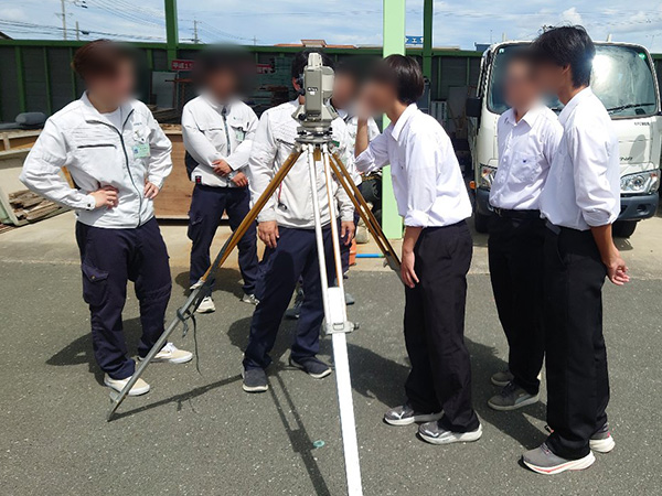 街はどう作られる?建設現場に潜入しよう!