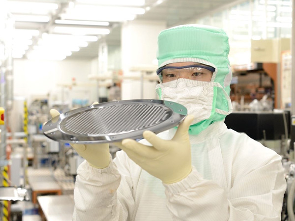 ナノの世界に潜入！AI・スマホを支える半導体工場体験