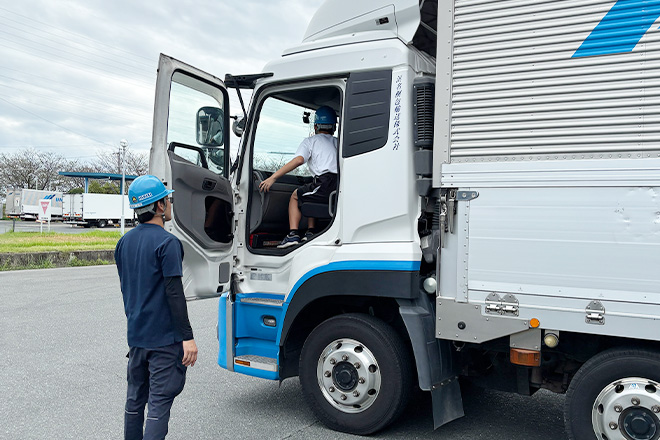 トラック乗車体験+説明
